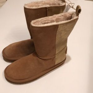 NWT AMERICAN EAGLE OUTFITTERS BOOTS COZY LIKE UGGS 6 tan gold